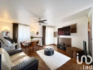 Apartment at Fresnes (94260)