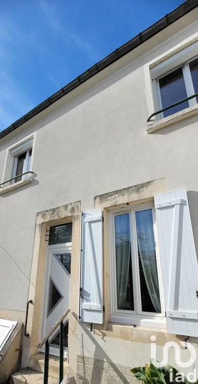 Townhouse at Bourges (18000)