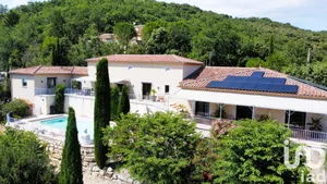Bastide à Alba-la-Romaine (07400)