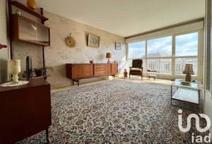 Apartment at Le Plessis-Robinson (92350)