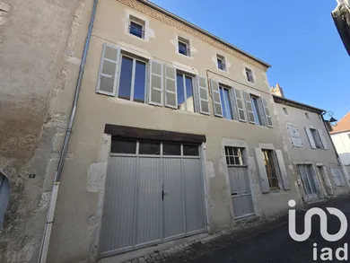 Village house at Ébreuil (03450)