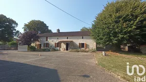 Maison de campagne à Vanzay (79120)