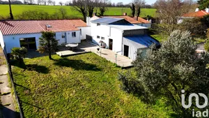 Maison de campagne à Grosbreuil (85440)