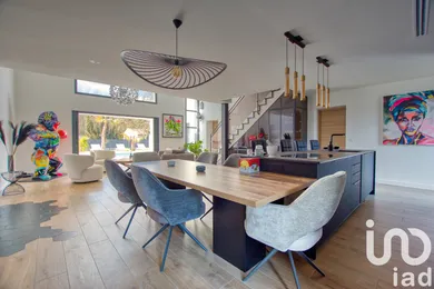 Architectural house at SAINT GENES DE FRONSAC (33240)