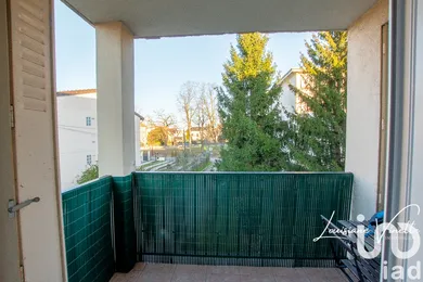 Apartment at Bondy (93140)