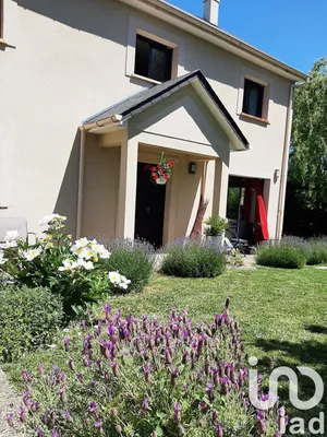 House at Vernon (27200)