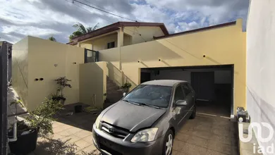 House at Saint-Joseph (97480)