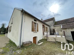 Traditional house at Pimelles (89740)