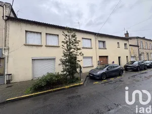 Building at Montpon-Ménestérol (24700)