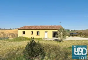 House at Urdens (32500)