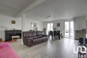 Apartment at Bry-sur-Marne (94360)