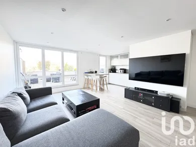 Duplex at Bondoufle (91070)