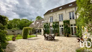 Mansion at Ermenonville (60950)