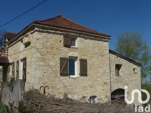 Maison de campagne à Saint-Pierre-Lafeuille (46090)