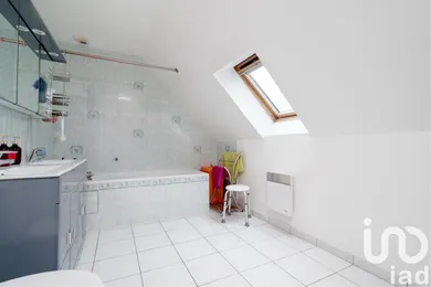 Pavillon à Corbeil-Essonnes (91100) — 7/8