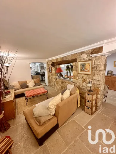 Village house at Gilette (06830)