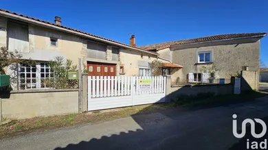 Village house at Montjean (16240)
