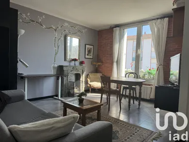 Apartment in Fresnes (94260)