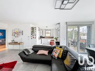 Apartment in Seilh (31840)