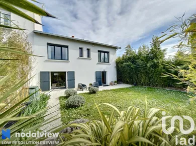 House at La Rochelle (17000)