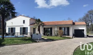 Traditional house at BREUILLET (17920)