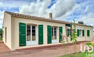 House at Saint-Mard (17700)