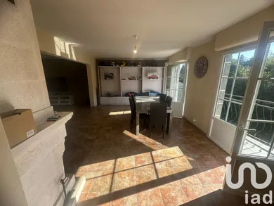 Maison traditionnelle à Mortefontaine-en-Thelle (60570)