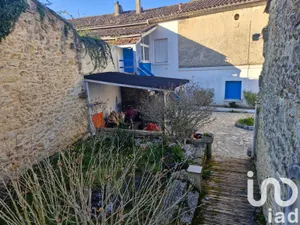House at Saint-Jean-de-Blaignac (33420)