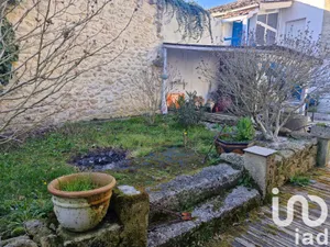 Maison de village à Saint-Jean-de-Blaignac (33420)
