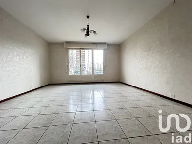 Appartement à Mantes-la-Jolie (78200)