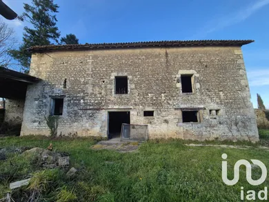 Barn at Melle (79500)