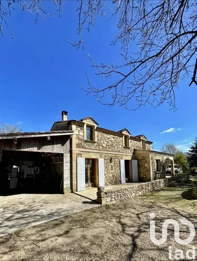 Maison traditionnelle à Eyraud-Crempse-Maurens (24140)
