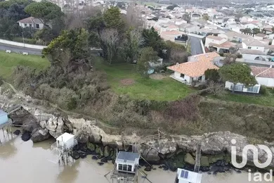 Traditional house at Meschers-sur-Gironde (17132)