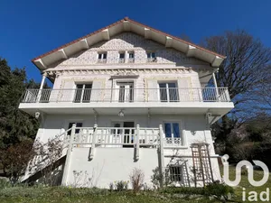 Mansion at Montmorency (95160)