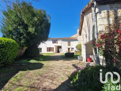 Longere at Jaunay-Marigny (86130)