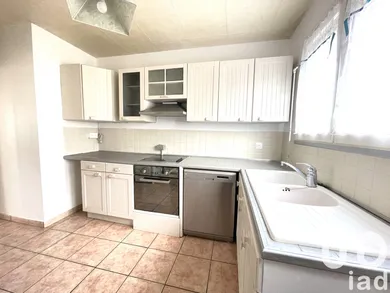 Apartment at Yerres (91330)