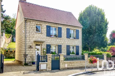 House at Saint-Maximin (60740)