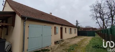 Traditional house at Chabris (36210)