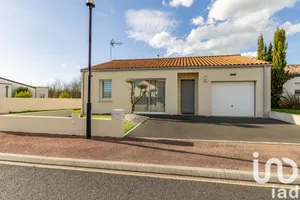 Maison traditionnelle à Aizenay (85190)