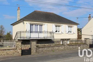 Traditional house at Mayenne (53100)