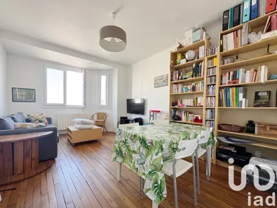 Apartment at Villejuif (94800)