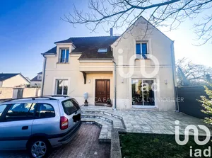 Traditional house at montesson  (78360)