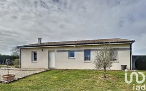 Traditional house at lussac (33570)
