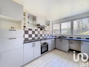 Apartment at Le Plessis-Robinson (92350)
