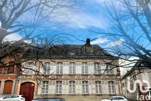 Mansion at Doullens (80600)