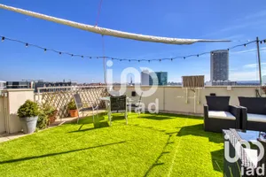 Apartment at Puteaux (92800)