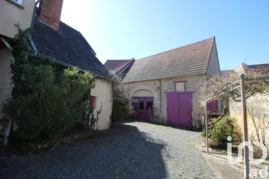 Building at Pougues-les-Eaux (58320)