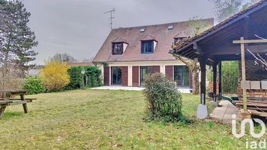 Traditional house at Saint-Hilarion (78125)