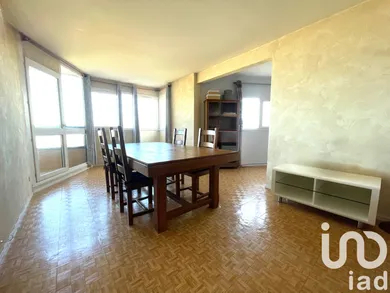 Apartment at Champs-sur-Marne (77420)