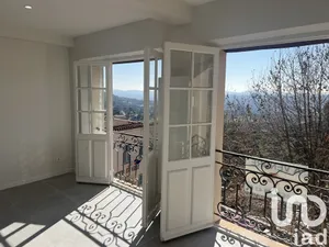 Appartement à Tourrettes (83440)